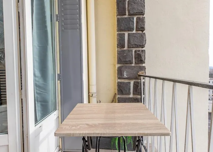 Cosy T1 Lavoisier Equipee Avec Balcon Cl-fd *